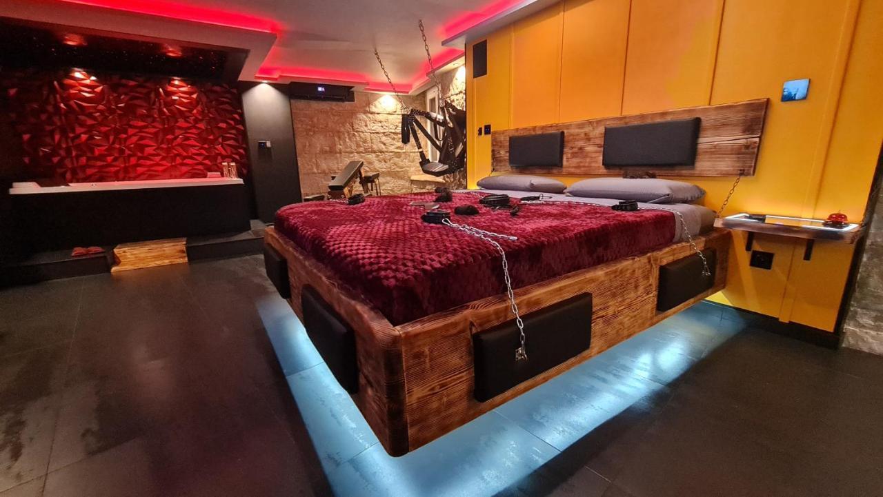 Loveroom 